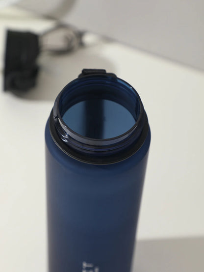 750ml Leak-Proof Sports Water Bottle with Straw & Carrying Handle