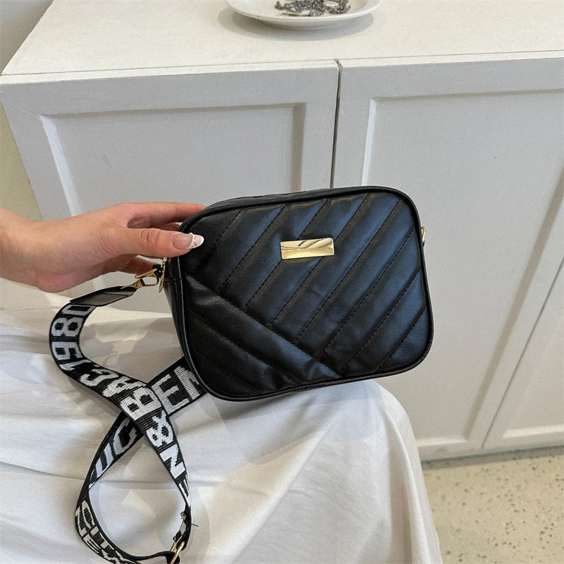 Luxury Embellished Pearl Shoulder Bag