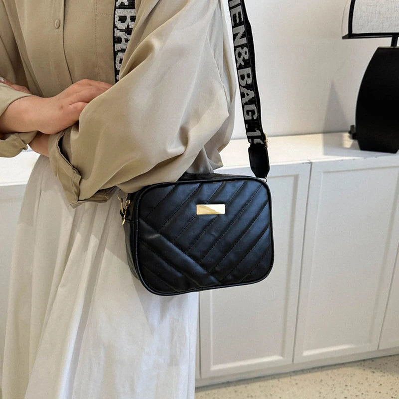 Luxury Embellished Pearl Shoulder Bag