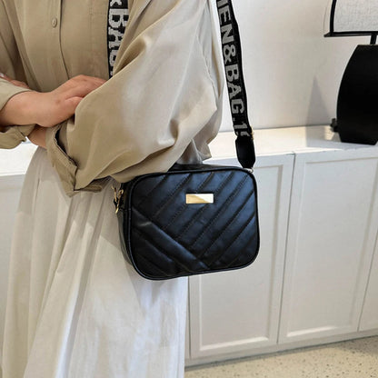 Luxury Embellished Pearl Shoulder Bag
