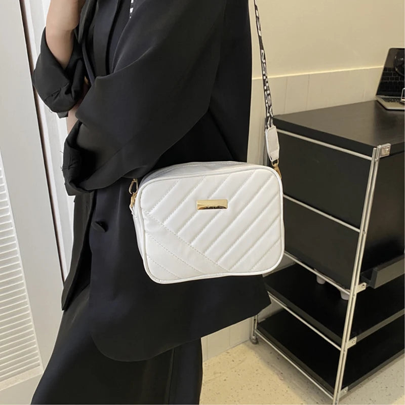 Luxury Embellished Pearl Shoulder Bag
