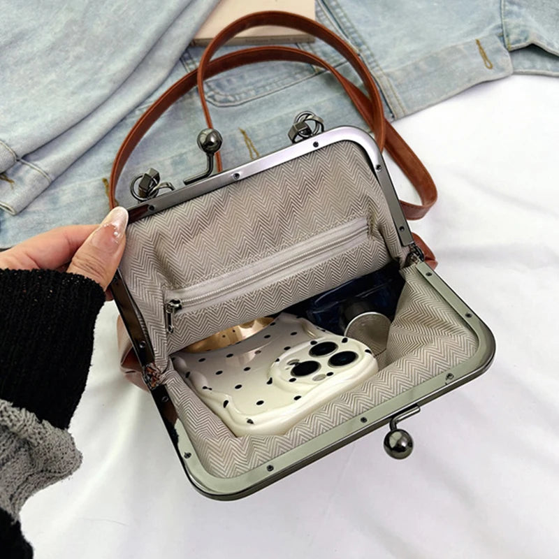 Luxury Vintage Kiss Lock Bag