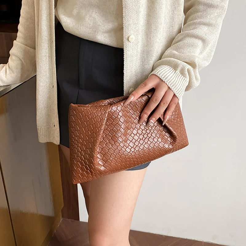 Luxury Retro Woven Handbag