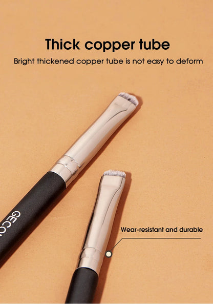 Precision Makeup Brush: Versatile Tool for Eyeliner, Brows & Eyeshadow