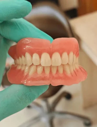 Natural Texture Realistic Full Denture Set for a Comfortable and Confident Smile