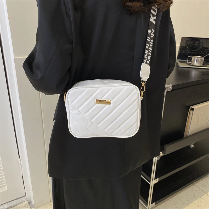 Luxury Embellished Pearl Shoulder Bag