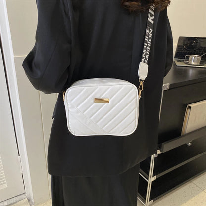 Luxury Embellished Pearl Shoulder Bag