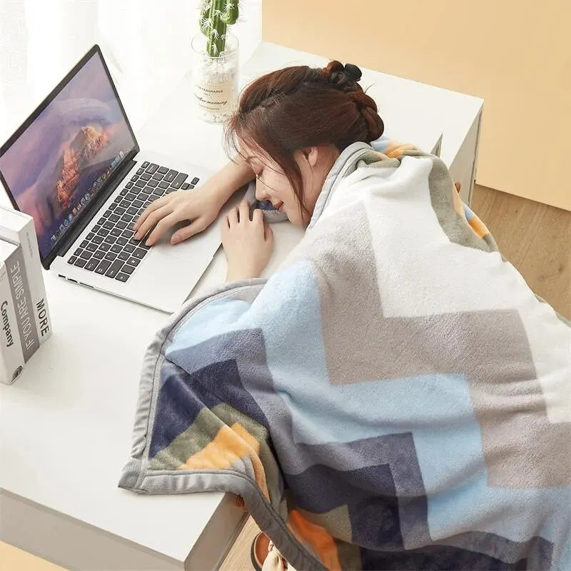 Extra Soft Flannel Throw Blanket – Thickened Warm Geometric Bedding - 2
