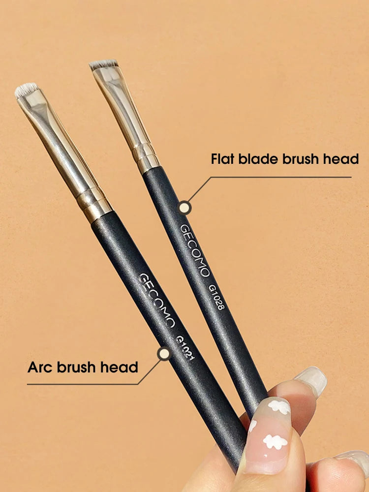 Precision Makeup Brush: Versatile Tool for Eyeliner, Brows & Eyeshadow - 4