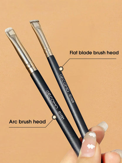 Precision Makeup Brush: Versatile Tool for Eyeliner, Brows & Eyeshadow