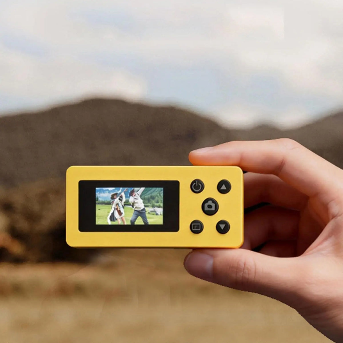 Mini Retro Digital Keychain Camera - Portable Pocket-Sized 1080P Video Recorder